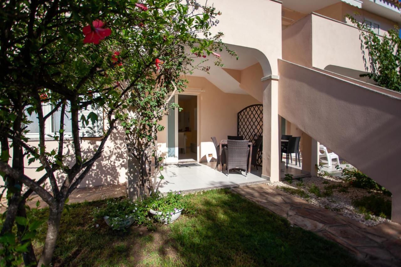 Appartamento Brezza Marina Budoni Exterior foto